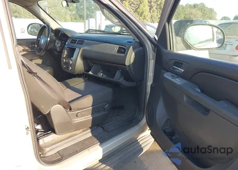 2011 Chevrolet Tahoe Commercial Fleet z USA, uszkodzony, nr VIN 1GNLC2E03BR187300